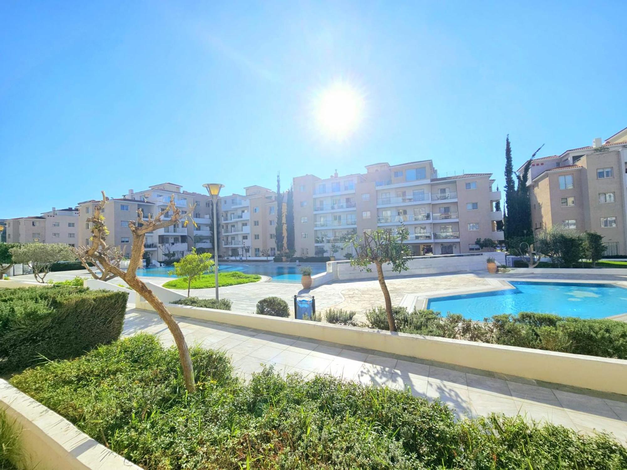 Elysia Park Apartments Paphos Exterior foto