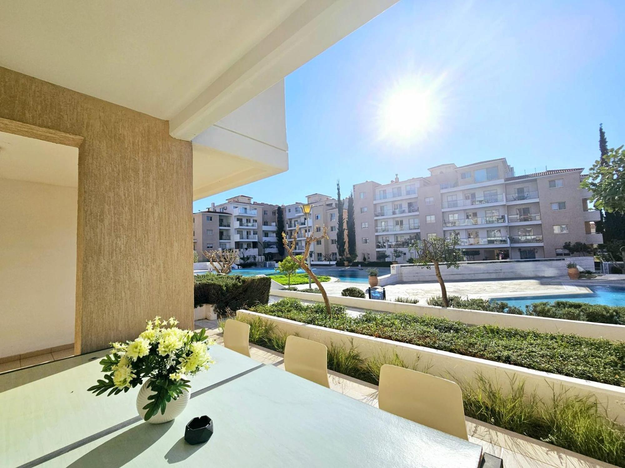 Elysia Park Apartments Paphos Exterior foto