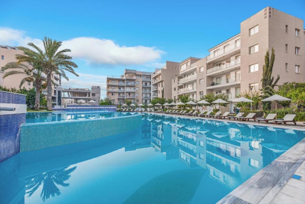 Elysia Park Apartments Paphos Exterior foto